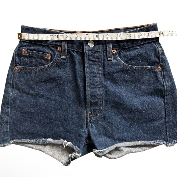 Vintage Levi’s 501 Cutoff Shorts USA Made 30x30 1995 - Picture 5 of 9